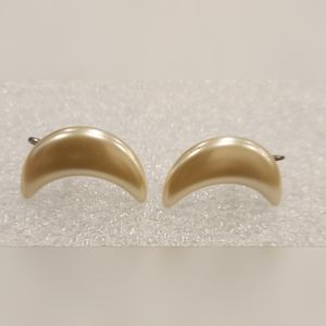 VINTAGE SHINY PEARL-LIKE CRESCENT MOON SCREW BACK  EARRINGS